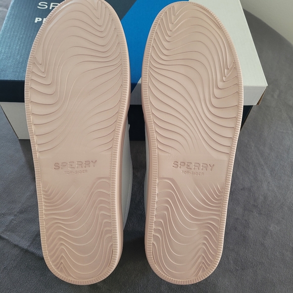 Shoes - Picture 2 of 3